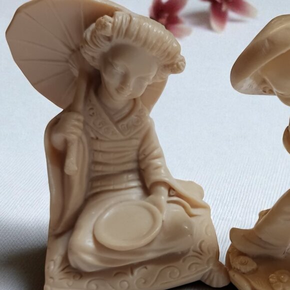 Vintage Faux Ivory Asian Figurines Set – Geisha & Farmer Resin Decor 4" 1980's - Picture 8 of 10